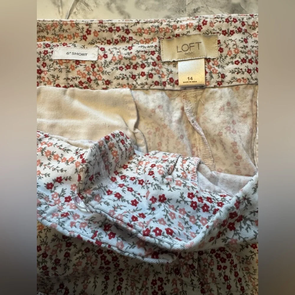 Loft Outlet White Floral Shorts 6 inch Size 14
